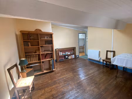 appartement t3 + terrasse & cellier