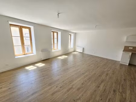 location appartement 5 pièces 124m² fleurie 69820