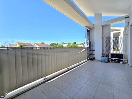 grand t4 de 78m² en deuxième et dernier étage