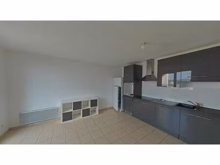 location appartement 3 pièces 59m² villeurbanne 69100