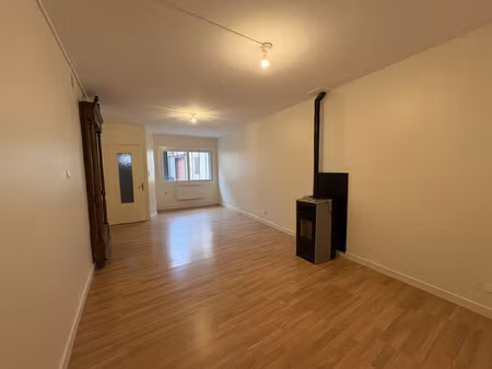 maison en excellent etat avec cour a 12 kms de castelnaudary