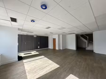location local commercial 228m² clermont ferrand 63000