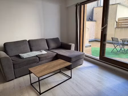 hyper centre t1 bis meuble avec terrasse