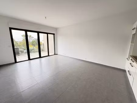 location appartement 3 pièces 58 m² à aix-en-provence (13080)