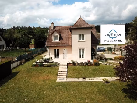 maison familiale lumineuse avec grand terrain arboré et dépendance