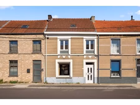 op te frissen rijwoning op de tiense stadsrand met tuin en 2 parkeerplaatsen