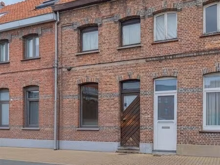 te renoveren woning met potentieel nabij het centrum van willebroek