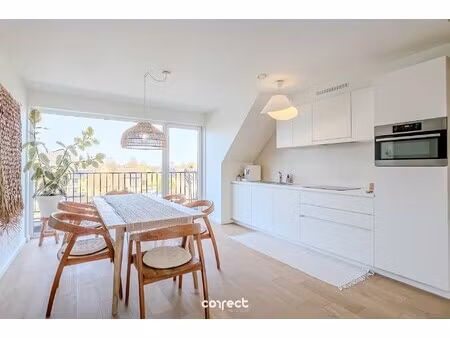 instapklaar prachtig duplex-app met terras en 2 slaapkamers