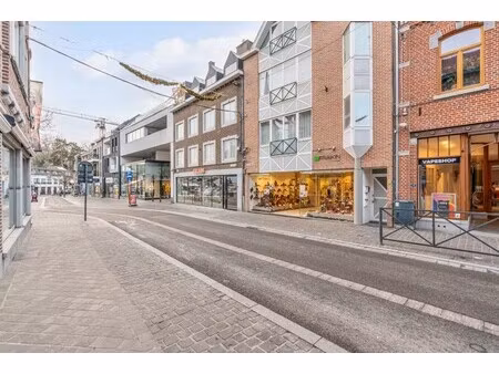 handelspand op toplocatie aan de markt te bilzen!