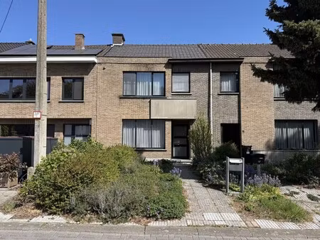 gesloten bebouwing met garage