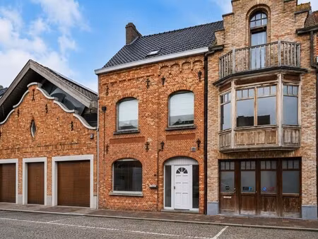 instapklare  gerenoveerde woning met zongericht terras in nieuwpoort-stad