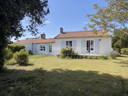 maison de 121 m² à barbatre
