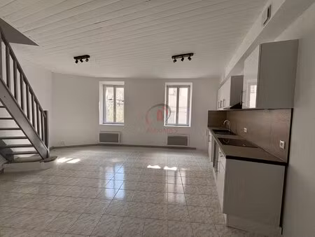 location maison 4 pièces 83m² signes 83870