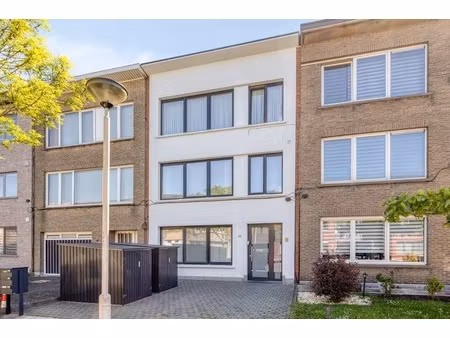 appartement te koop in merksem met 2 slaapkamers