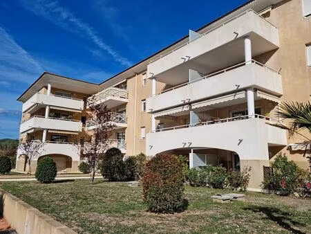 brignoles centre appartement 2 pièce(s) avec terrasse