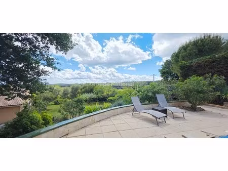 villa de 238m² avec vue et 2 logements indépendants