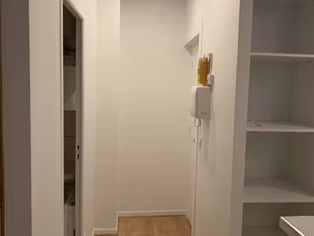 studio rénové - quartier la victoire