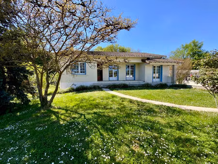 vente maison 6 pièces  136.00m²  jonzac
