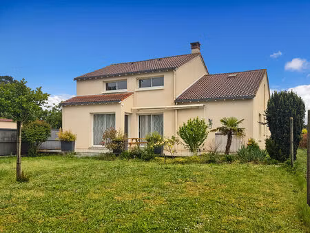 vente maison 6 pièces  160.00m²  botz