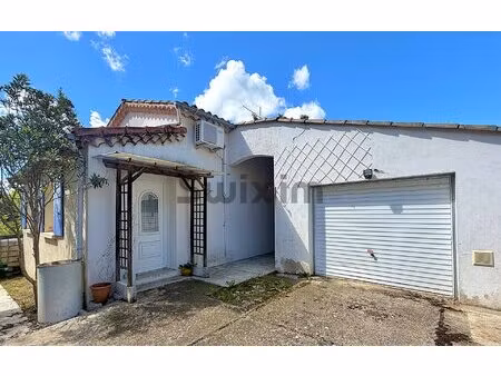charmante petite villa de plain pied à rafraichir au coeur du village de vézénobres