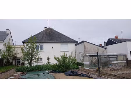 opportunité maison de 5 pièces 126 m2 environ à châteaubriant avec jardin.
