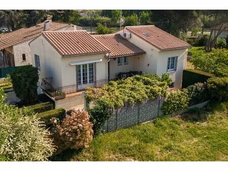 carcassonne - trebes - villa t4 184m² (99m²) avec jardin  vaste sous-sol aménagé  garage .