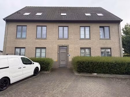 wichelen - ruim duplexappartement met mooi terras.