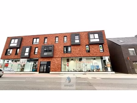 stijlvolle en ruime loft met 2 slaapkamers  dressing  overdekt terras en 2 parkeerplaatsen