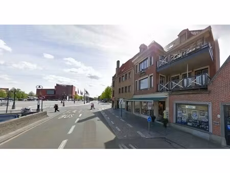 ruime en kwaliteitsvol afgewerkte studio in loftstijl te huur in brugge