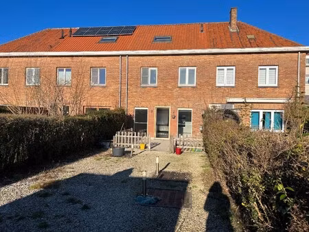 vernieuwde rijwoning te huur in hartje westerkwartier te oostende!
