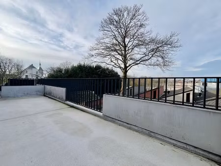 luxueuze serviceflat met 1 slpk en ruim terras