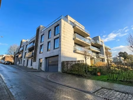 lichtrijk penthouse appartement met ruim terras