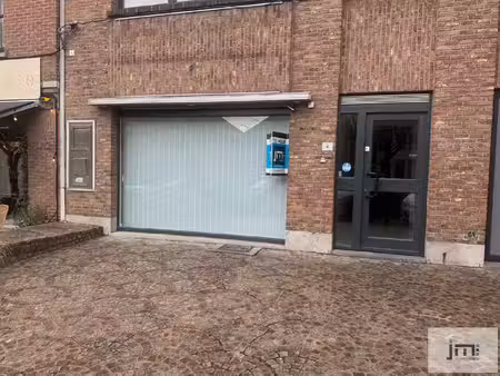 vakkundig  correct en in vertrouwen
