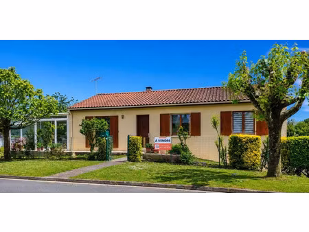 vente maison 4 pièces 94 m² chalais (16210)