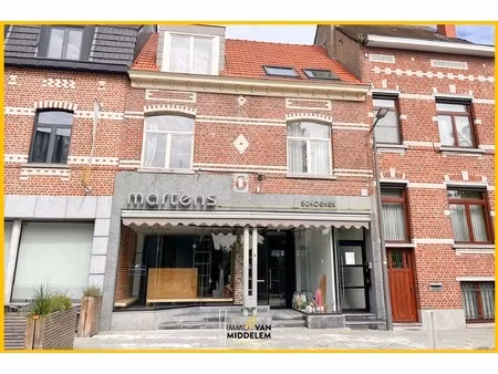 commercieel gelijkvloers van +/- 175 m² op toplocatie