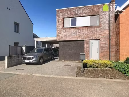 energiezuinige woning met grote tuin in doodlopende straat
