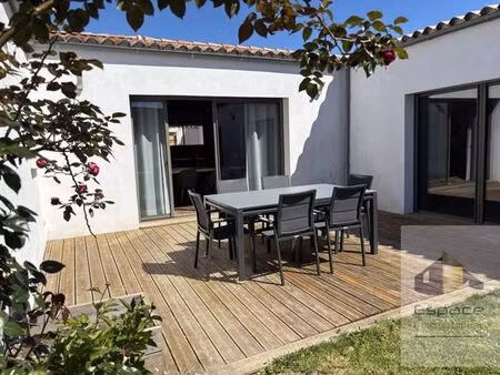prestigieuse maison en vente bourgneuf  nouvelle-aquitaine