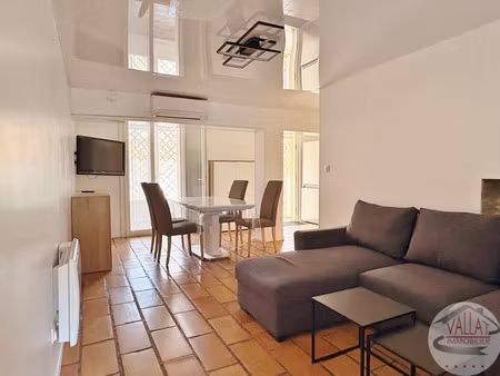 appartement t2 en rez-de-chaussée avec stationnement ! - loc
