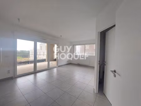 t2 40.59 m2 + grande terrasse couverte + parking