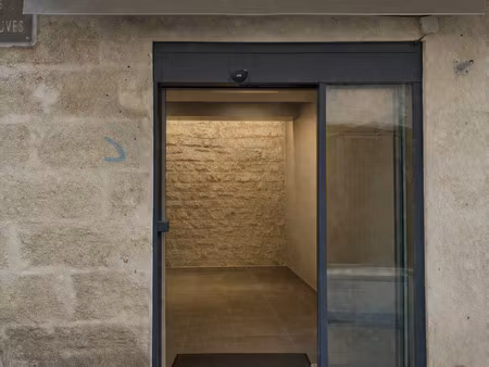 local - ecusson - rue des etuves