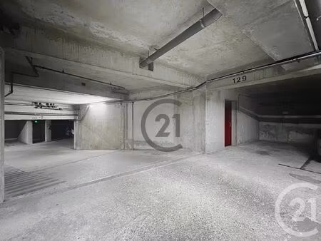location parking melun 77000