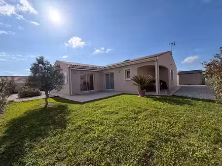 vente maison 5 pièces 132 m² à la jarrie (17220)  420 000 €