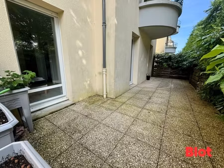 à vendre – chez blot immobilier – appartement t2 44 m² centre ville – chartres-de-bretagne