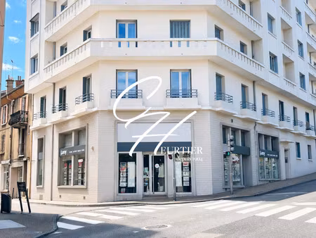 location local commercial 6 pièces 278m2 voiron 38500 - 4278 € - surface privée