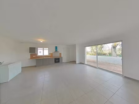 location maison 4 pièces 82m2 romans-sur-isère 26100 - 1195 € - surface privée