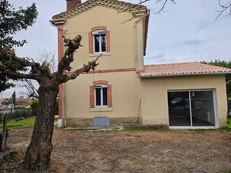 location maison 5 pièces  83.00m²  albi