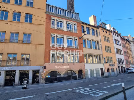 a vendre t2 de 39 m² avec vue saône à lyon 5.