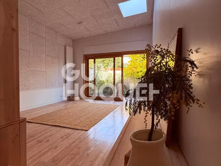 charmante maison d'architecte avec jardin