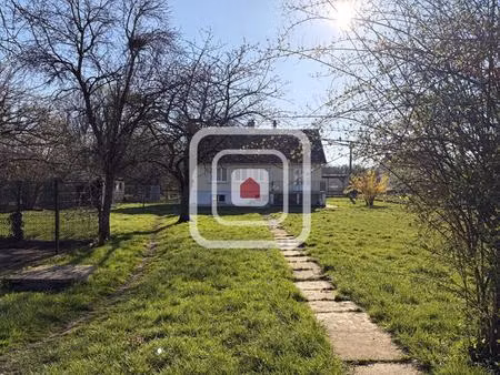pavillon indépendant de 142 m²  5 chambres  sous-sol total et terrain arboré de 3 144 m²
