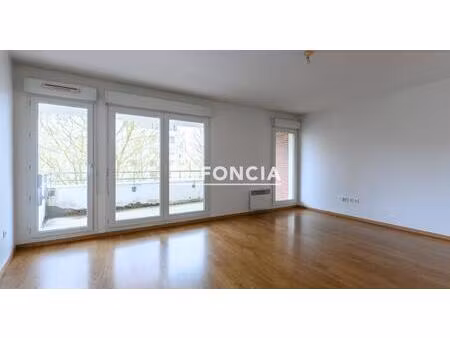 à vendre – appartement 2 pièces avec grande balcon situe a montévrain